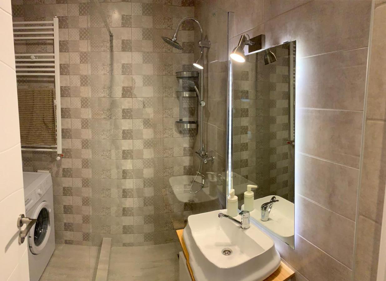 Ray Luxury Apartment Close To Presidential Palace ブカレスト エクステリア 写真